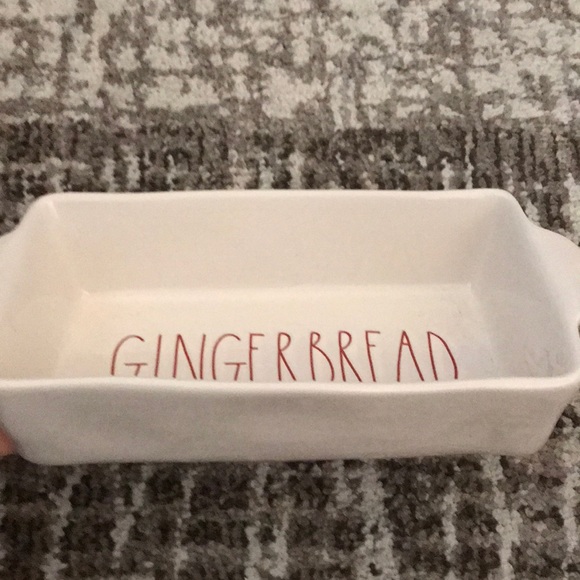 RAE DUNN Bake “GINGERBREAD” pan!NWT - Picture 2 of 4